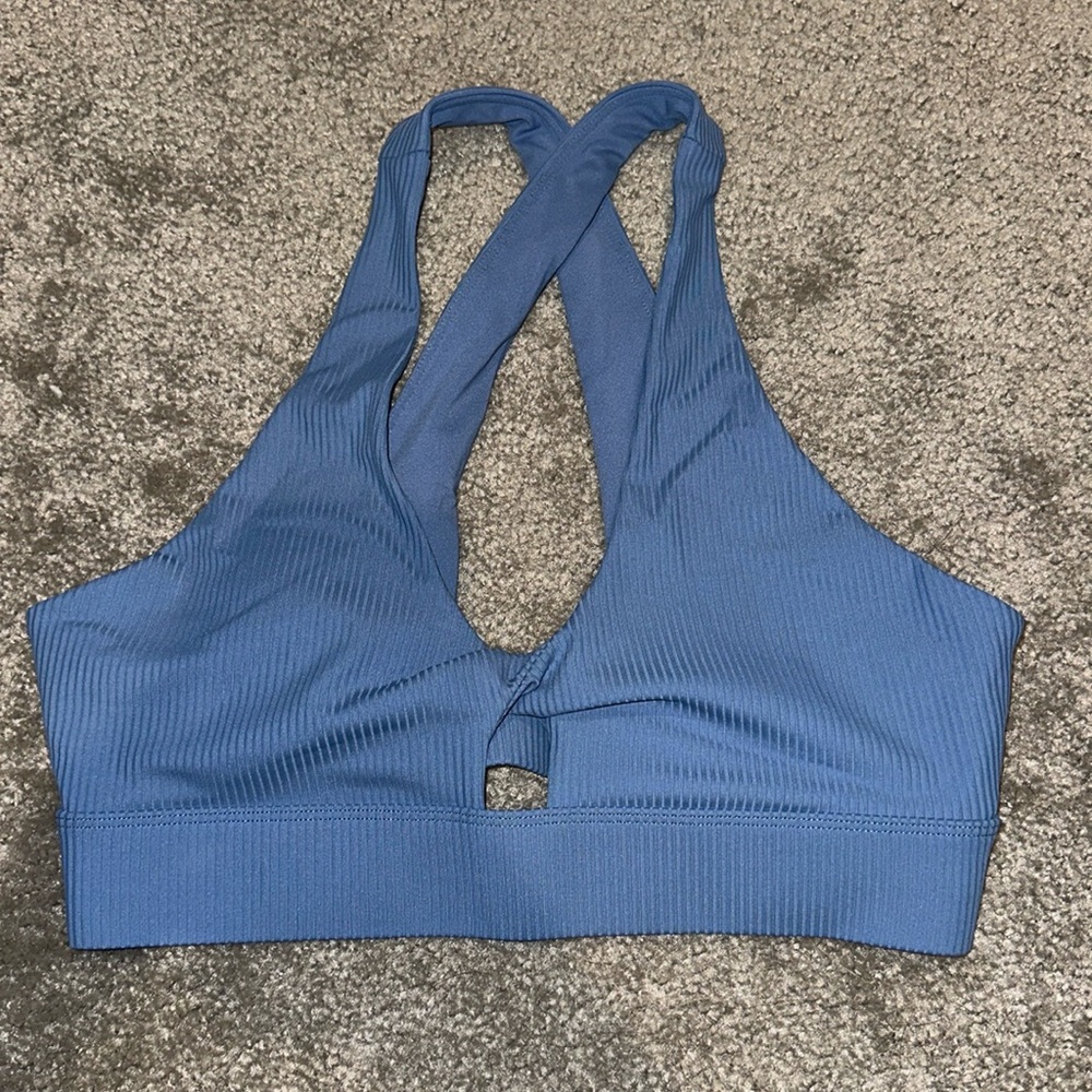 [Elemental Blue] Fabletics Sports Bra - MEDIUM